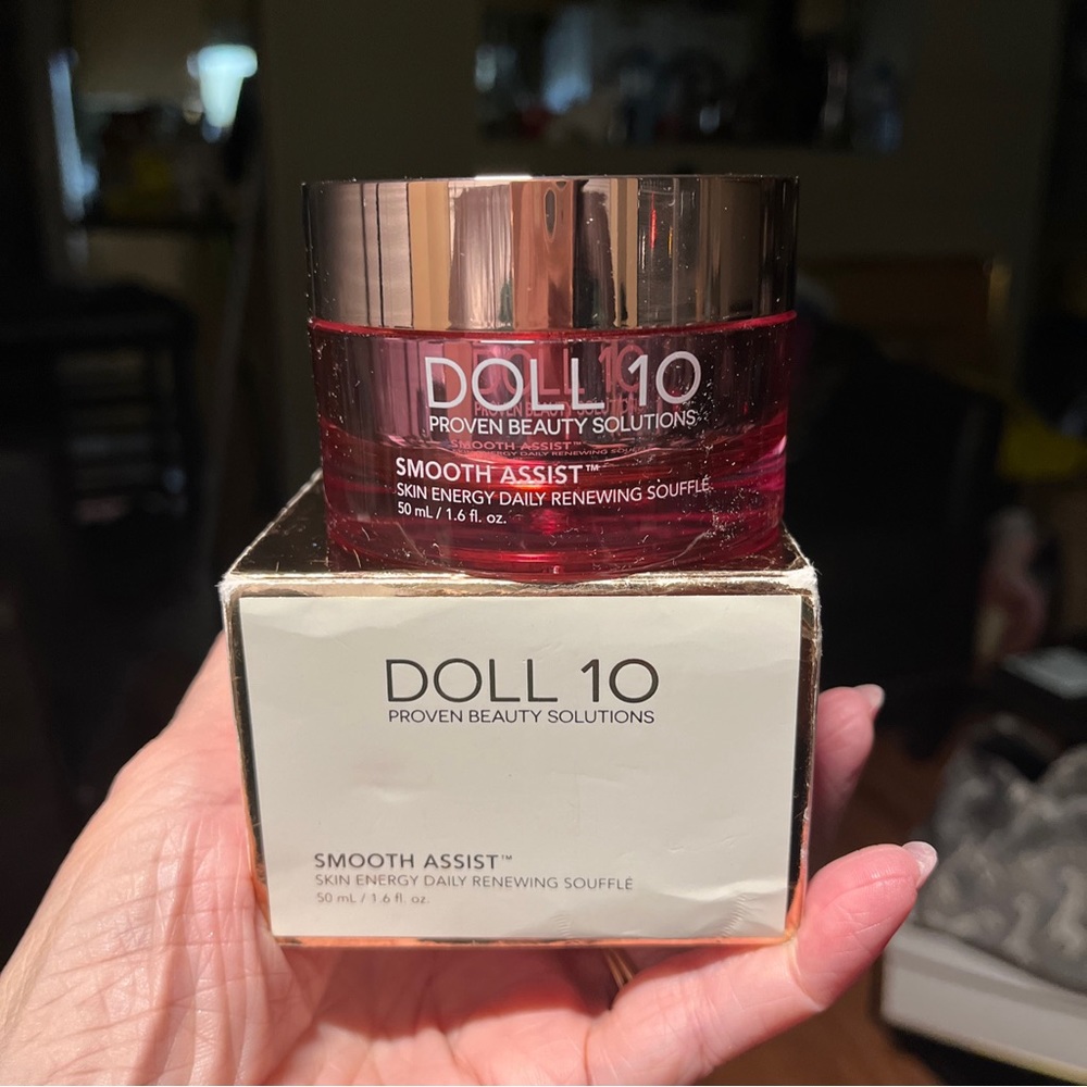 Doll 10 Smooth Assist Skin Energy Daily Renewal Soufflé.  Brand new in box!